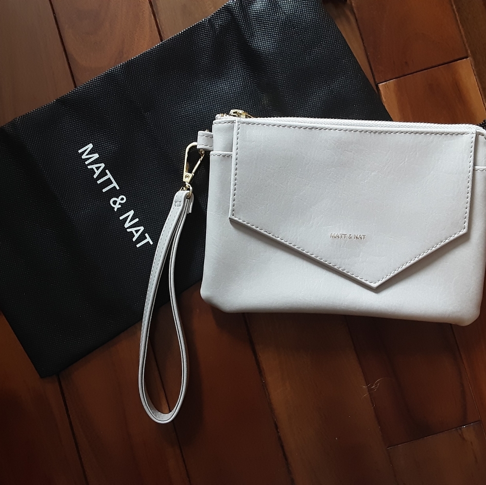BRAND NEW Matt and Nat Nia Zipper Wallet
